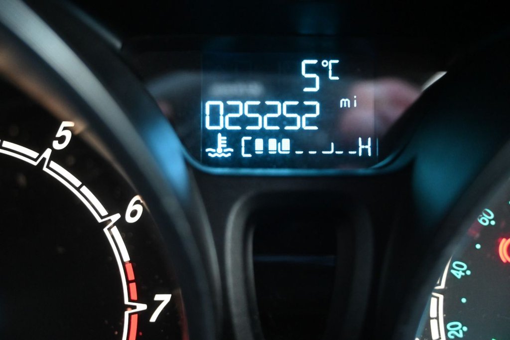 Used Ford Fiesta 2014 for sale - 77133023: Photo 7