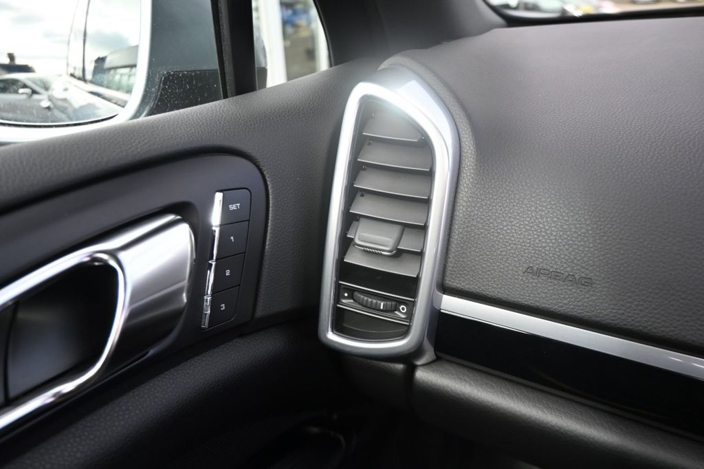 Used Porsche Cayenne 2016 for sale - 78074260: Photo 23