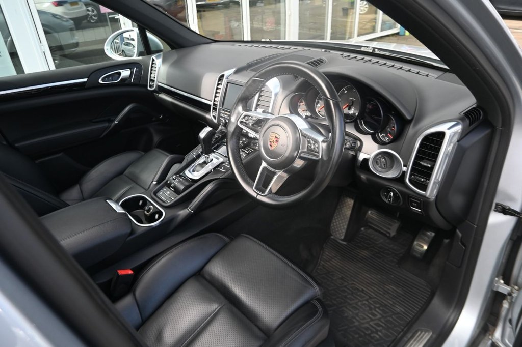 Used Porsche Cayenne 2016 for sale - 78074260: Photo 5