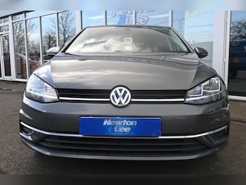 Used Volkswagen Golf 2018 for sale - 77953196: Photo