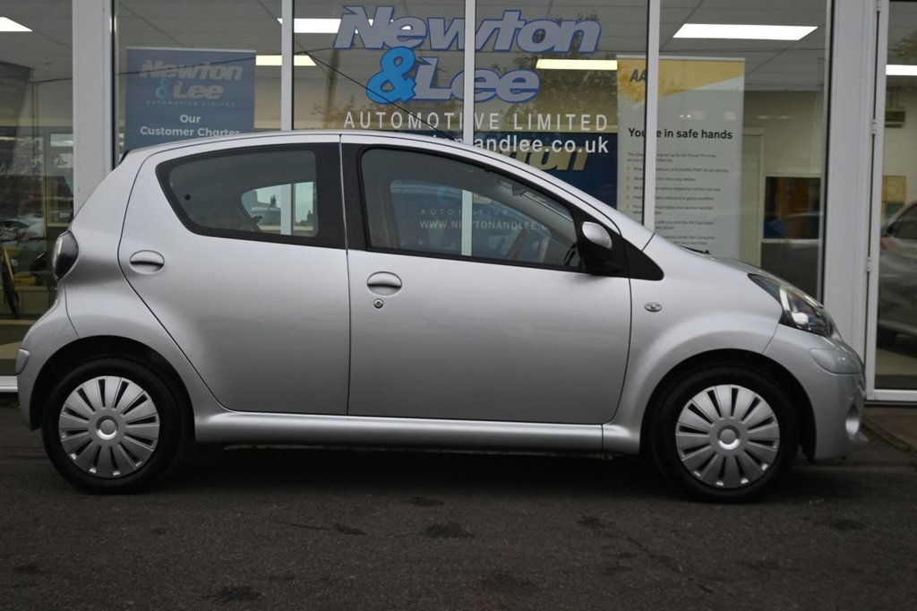 Used Toyota AYGO 2012 for sale - 76359736: Photo 11