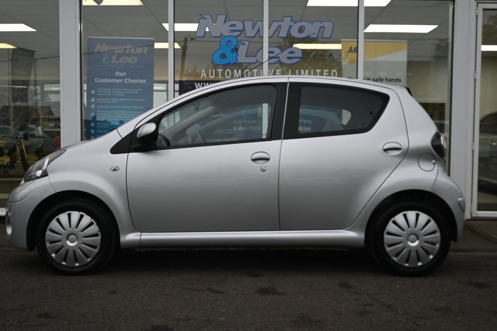 Used Toyota AYGO 2012 for sale - 76359736: Photo 8