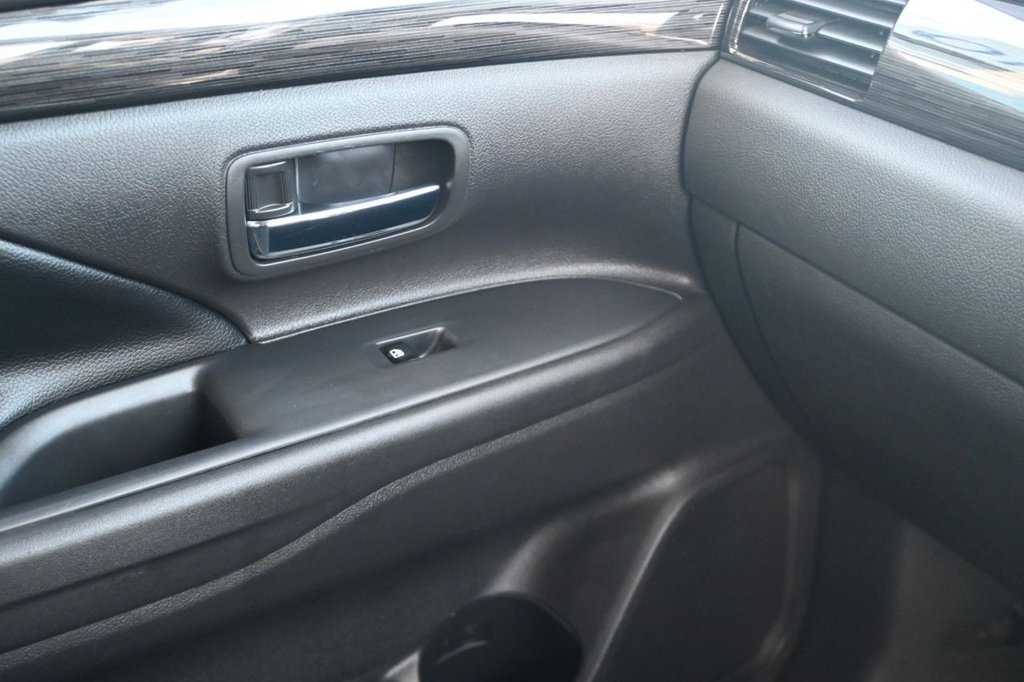 Used Mitsubishi Outlander 2017 for sale - 76840981: Photo 24