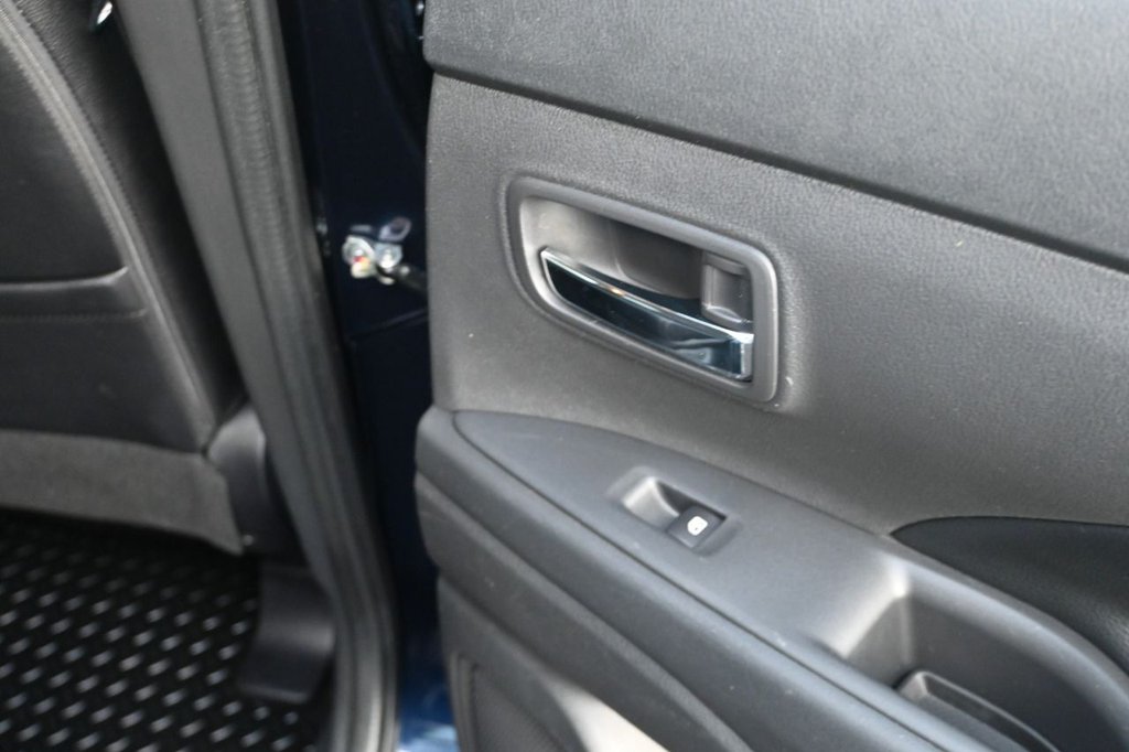 Used Mitsubishi Outlander 2017 for sale - 76840981: Photo 30