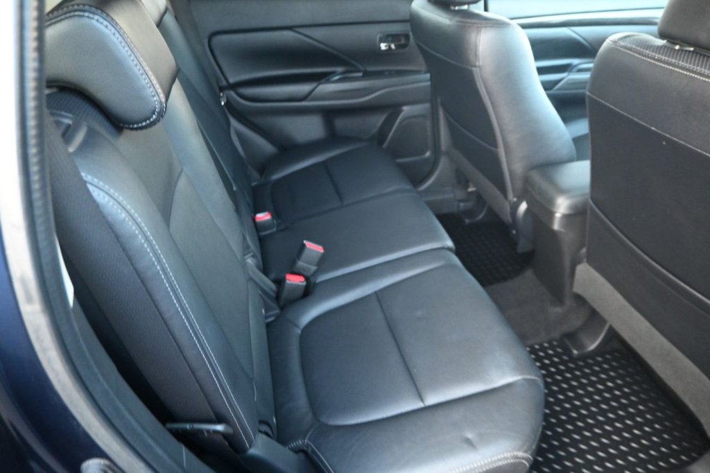 Used Mitsubishi Outlander 2017 for sale - 76840981: Photo 31