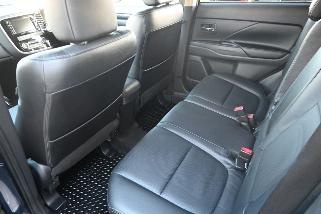 Used Mitsubishi Outlander 2017 for sale - 76840981: Photo 33