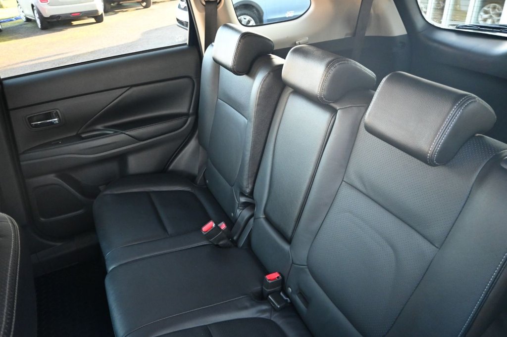 Used Mitsubishi Outlander 2017 for sale - 76840981: Photo 35