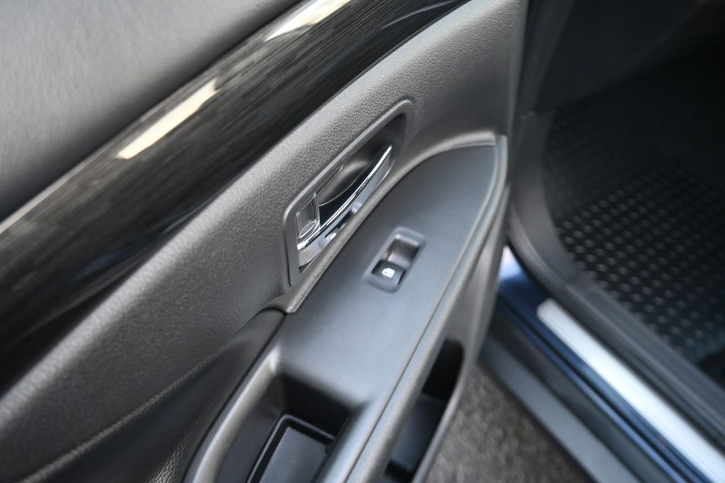 Used Mitsubishi Outlander 2017 for sale - 76840981: Photo 37