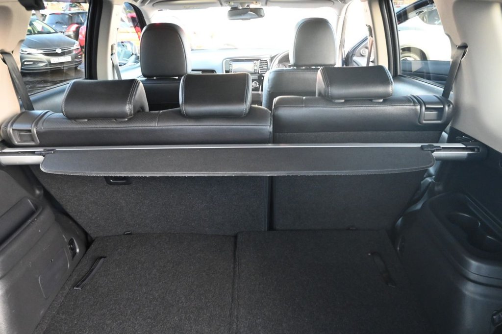 Used Mitsubishi Outlander 2017 for sale - 76840981: Photo 41