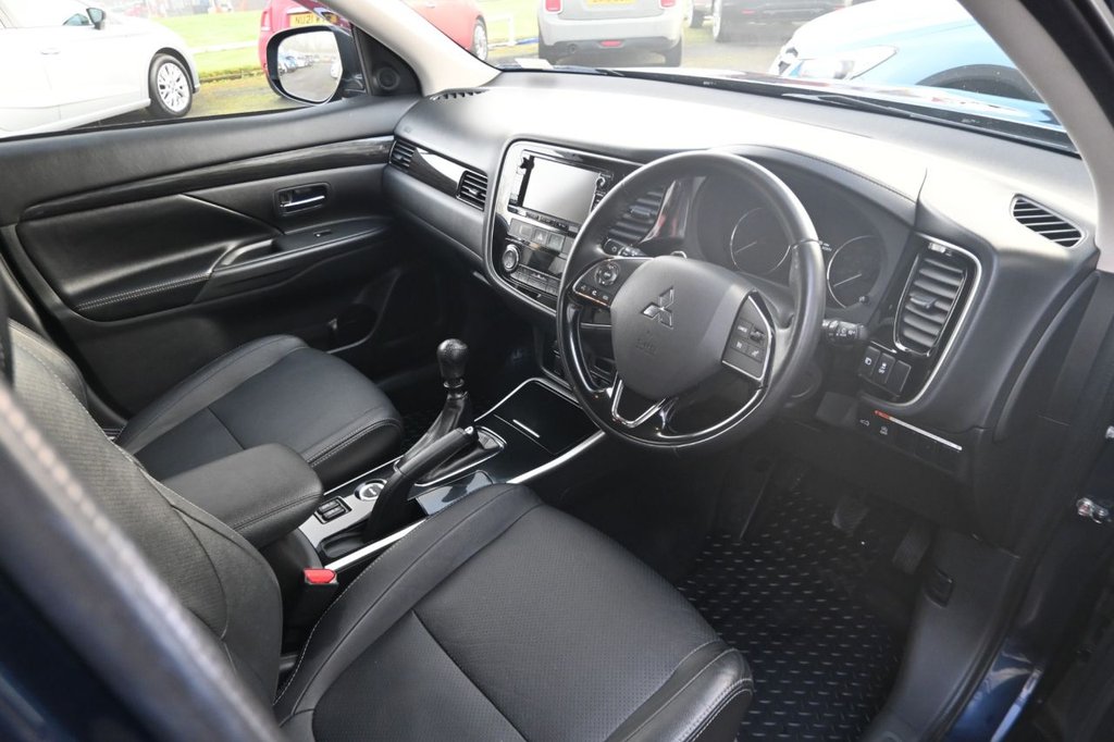 Used Mitsubishi Outlander 2017 for sale - 76840981: Photo 5