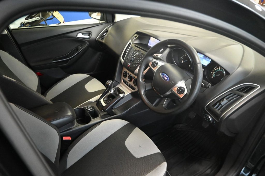 Used Ford Focus 2014 for sale - 76698119: Photo 5