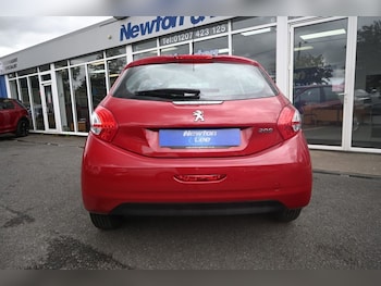Used Peugeot 208 2014 for sale - 79587162: Photo