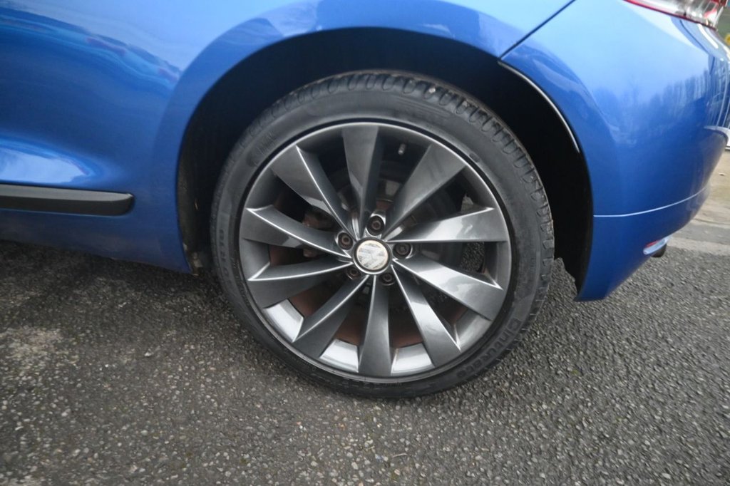 Used Volkswagen Scirocco 2009 for sale - 77692537: Photo 8