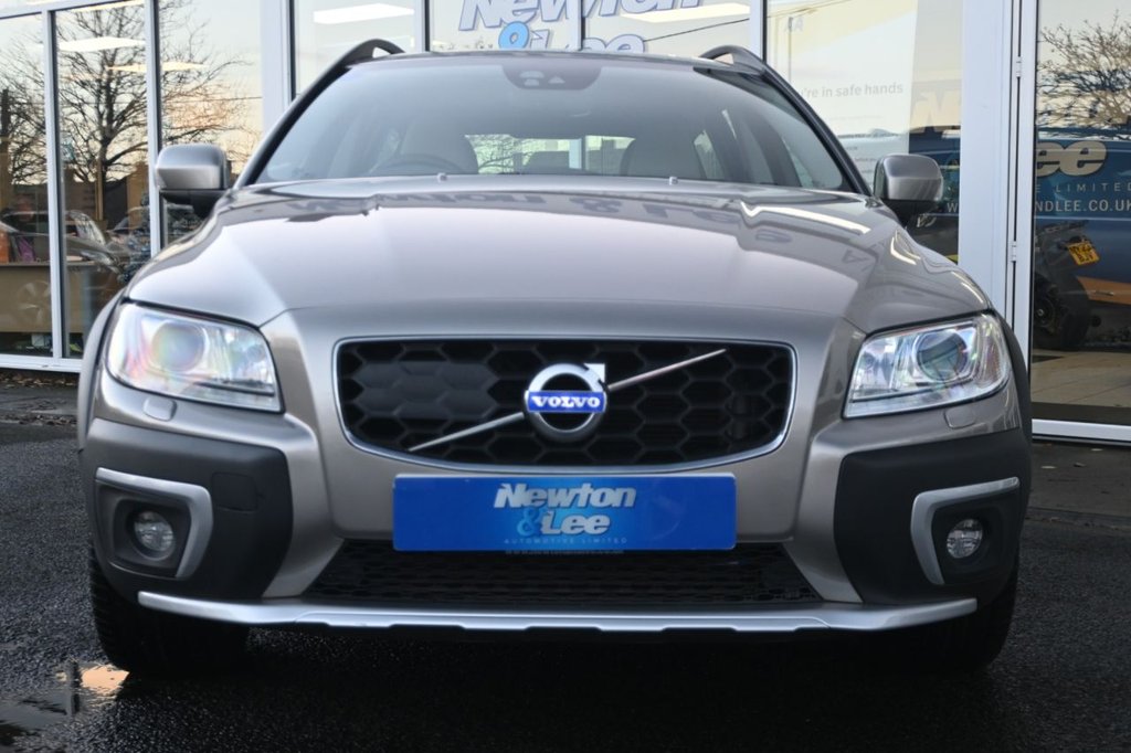 Used Volvo XC70 2014 for sale - 76901145: Photo 2