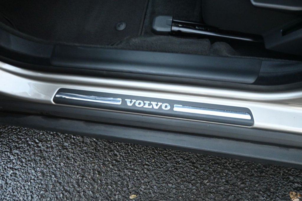 Used Volvo XC70 2014 for sale - 76901145: Photo 20