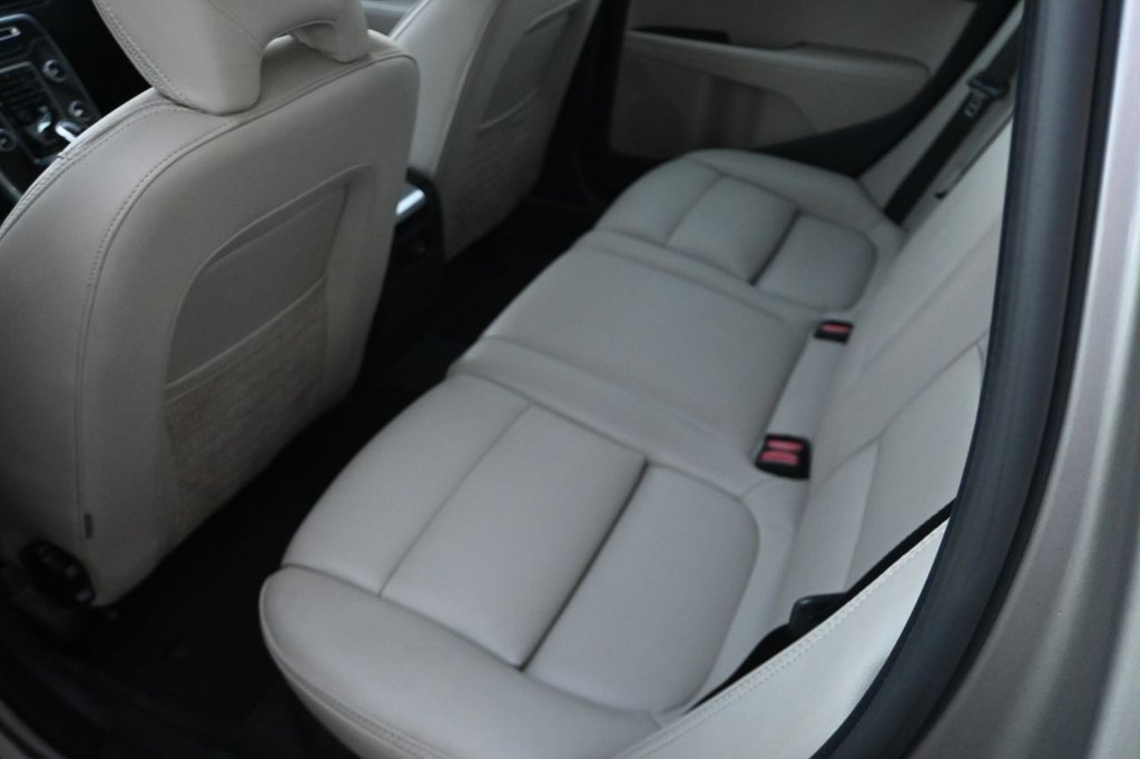 Used Volvo XC70 2014 for sale - 76901145: Photo 21