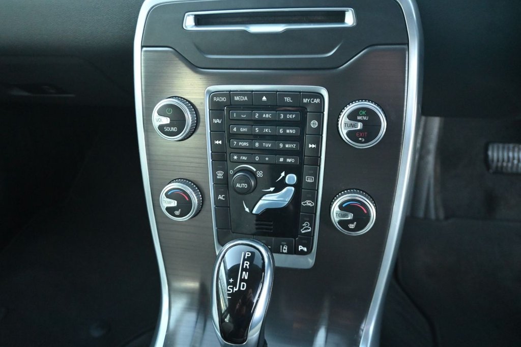 Used Volvo XC70 2014 for sale - 76901145: Photo 32