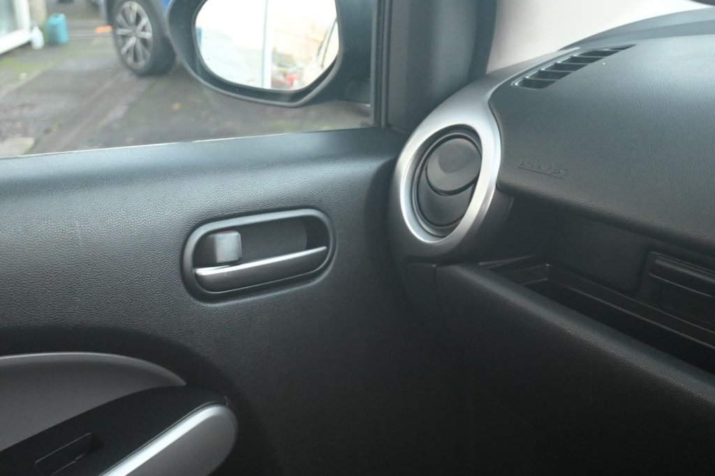 Used Mazda Mazda2 2009 for sale - 76900455: Photo 12