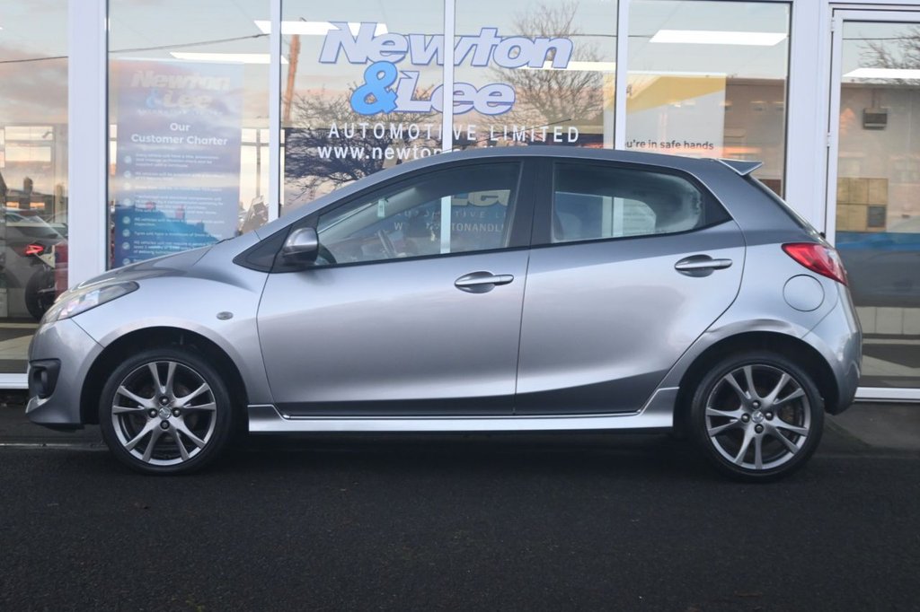 Used Mazda Mazda2 2009 for sale - 76900455: Photo 6