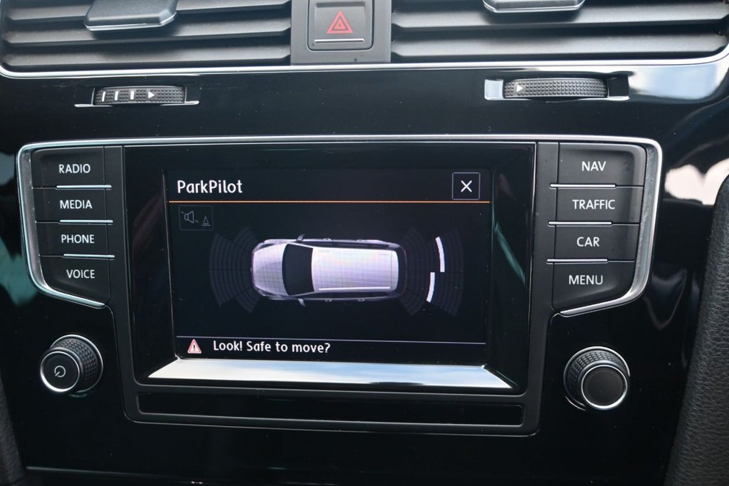 Used Volkswagen Golf 2014 for sale - 77952709: Photo 13