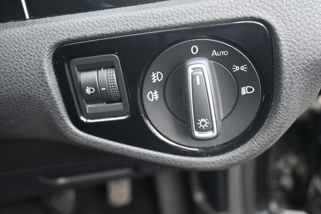 Used Volkswagen Golf 2014 for sale - 77952709: Photo 17