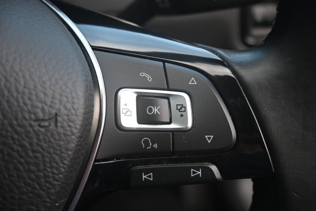 Used Volkswagen Golf 2014 for sale - 77952709: Photo 18