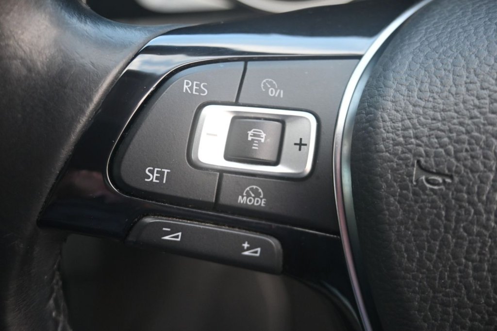 Used Volkswagen Golf 2014 for sale - 77952709: Photo 19