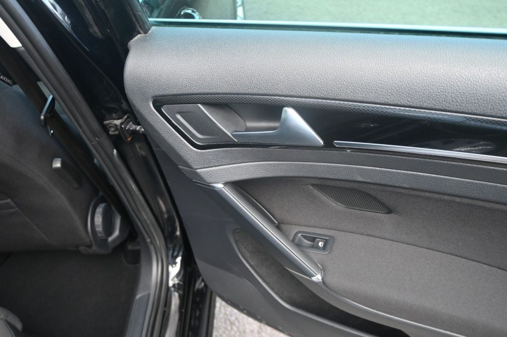 Used Volkswagen Golf 2014 for sale - 77952709: Photo 35