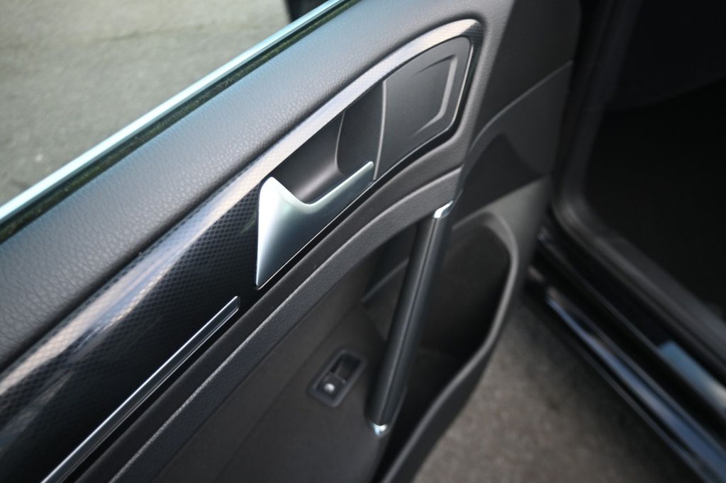 Used Volkswagen Golf 2014 for sale - 77952709: Photo 43