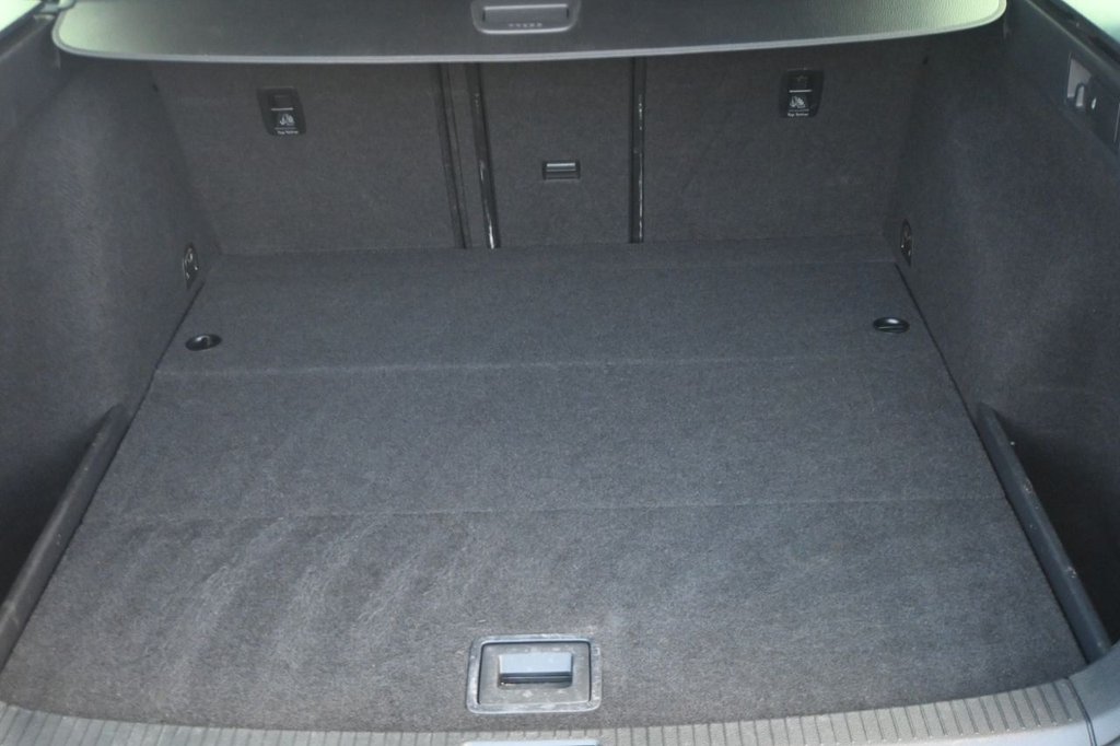 Used Volkswagen Golf 2014 for sale - 77952709: Photo 8