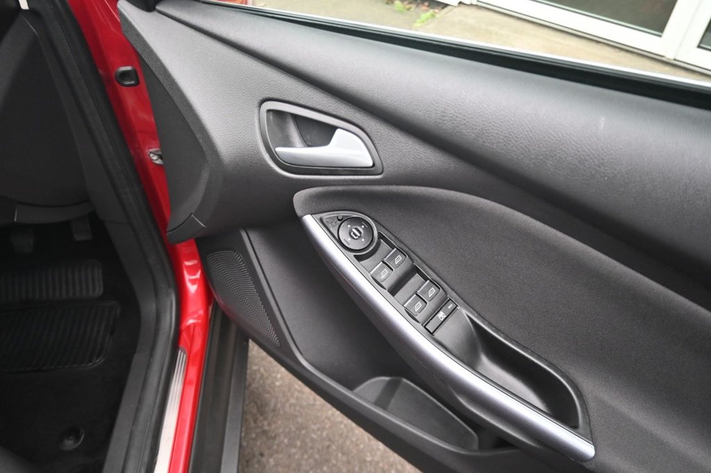 Used Ford Focus 2014 for sale - 76574752: Photo 11