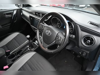 Used Toyota Auris 2015 for sale - 77576094: Photo