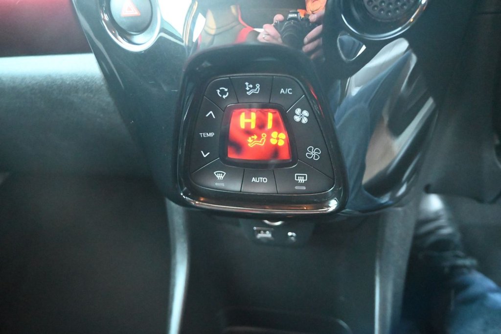 Used Toyota AYGO 2017 for sale - 76867928: Photo 32