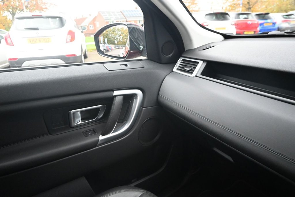 Used Land Rover Discovery Sport 2015 for sale - 76279559: Photo 29