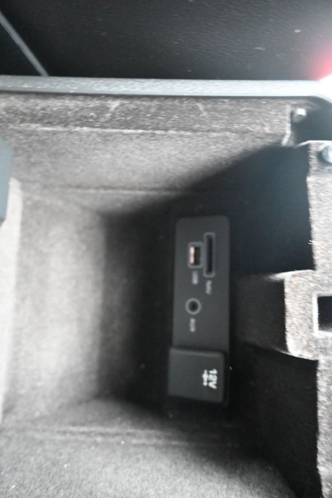 Used Land Rover Discovery Sport 2015 for sale - 76279559: Photo 31