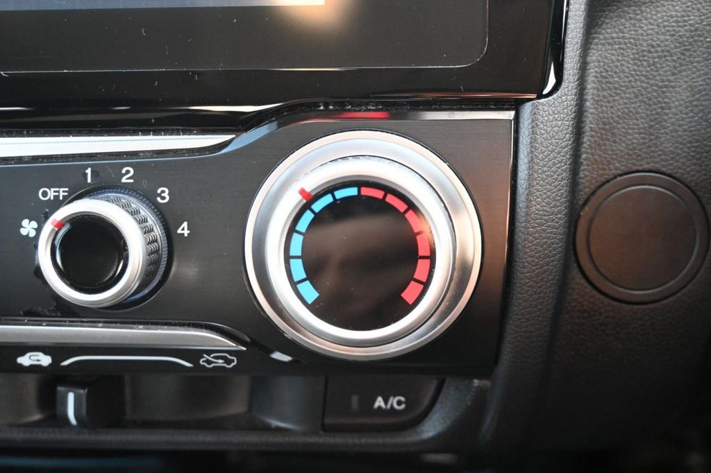 Used Honda Jazz 2018 for sale - 75833023: Photo 25