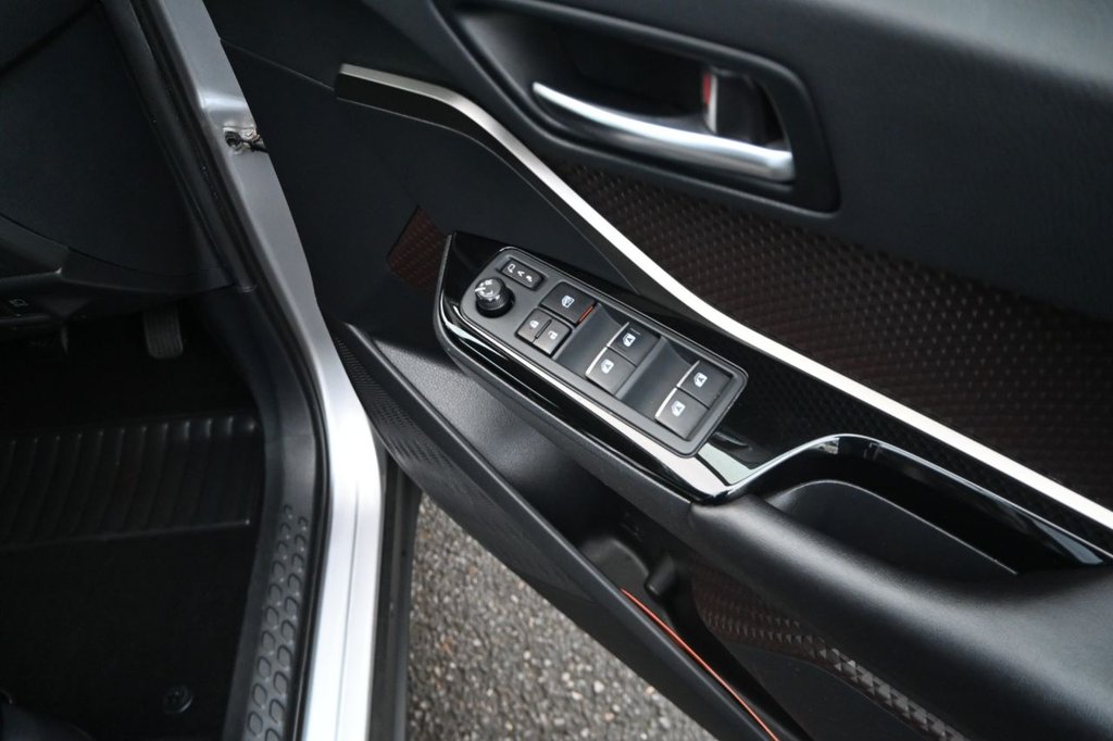 Used Toyota C-HR 2018 for sale - 76417549: Photo 14