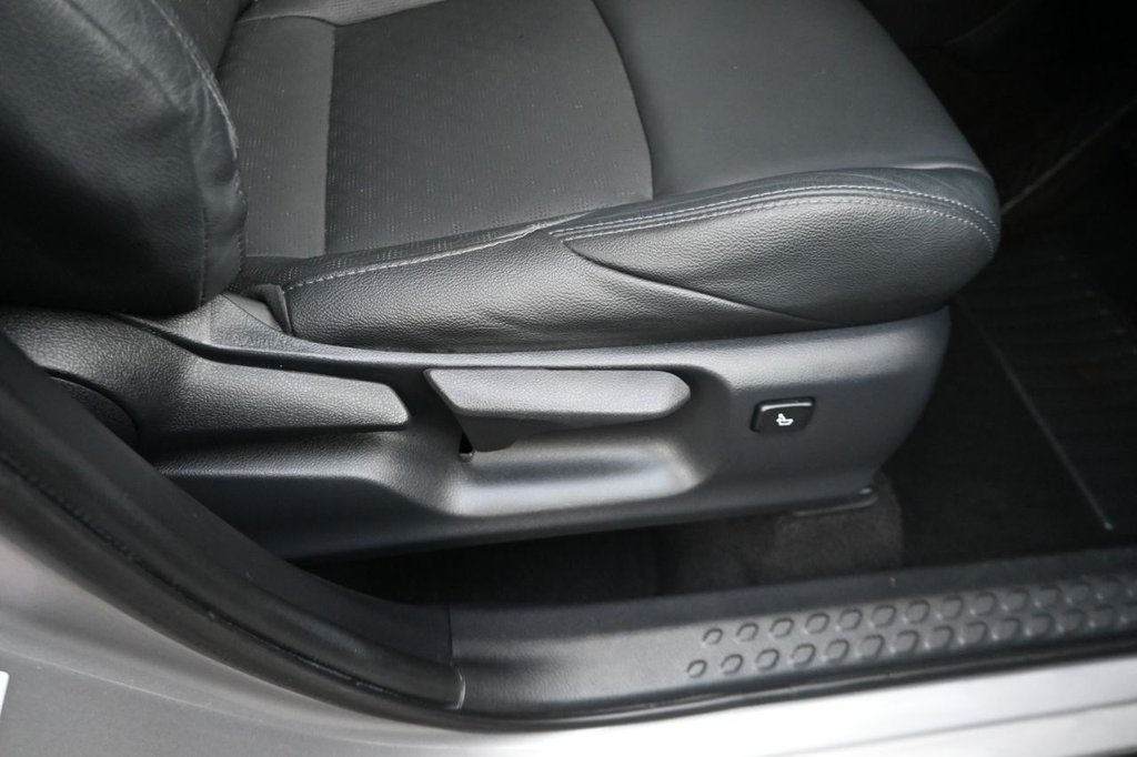 Used Toyota C-HR 2018 for sale - 76417549: Photo 16