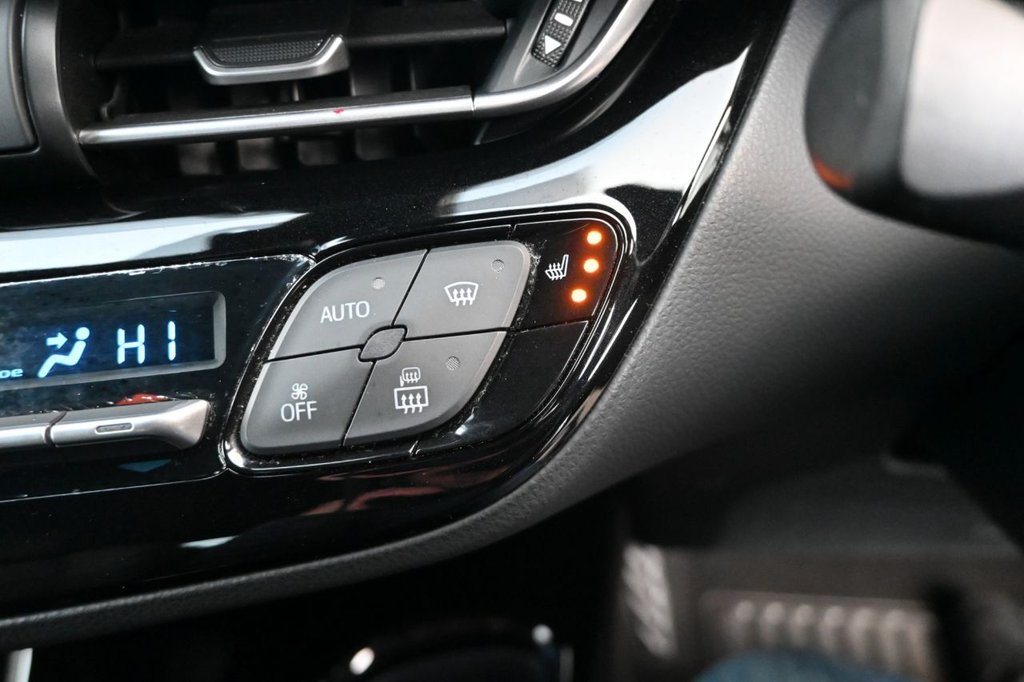 Used Toyota C-HR 2018 for sale - 76417549: Photo 19