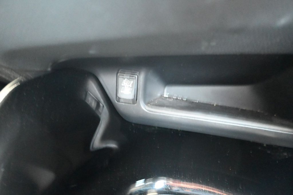 Used Toyota C-HR 2018 for sale - 76417549: Photo 25