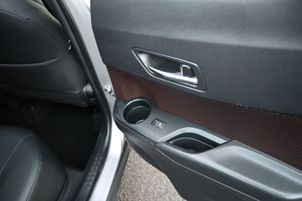 Used Toyota C-HR 2018 for sale - 76417549: Photo 26