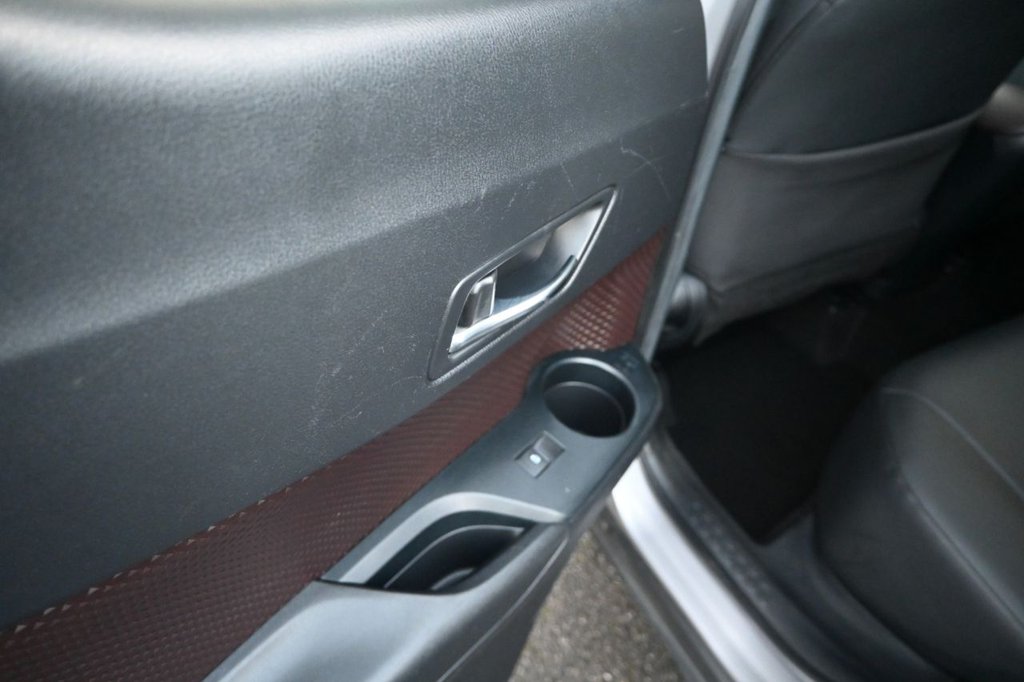 Used Toyota C-HR 2018 for sale - 76417549: Photo 32