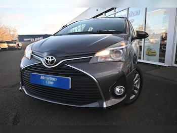 Used Toyota Yaris 2015 for sale - 76163467: Photo