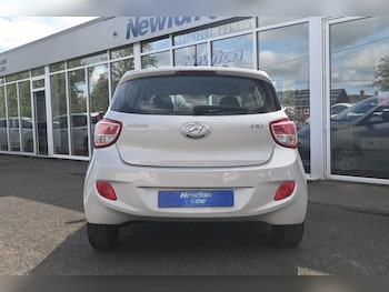 Used Hyundai i10 2015 for sale - 79530105: Photo