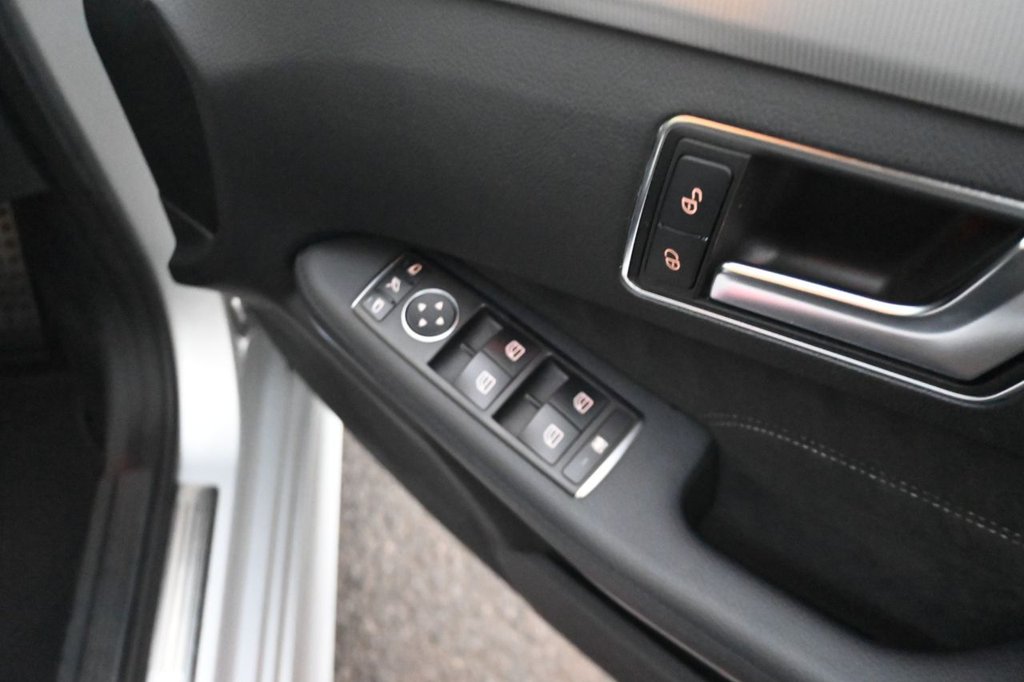 Used Mercedes-Benz E-Class 2014 for sale - 76132469: Photo 24