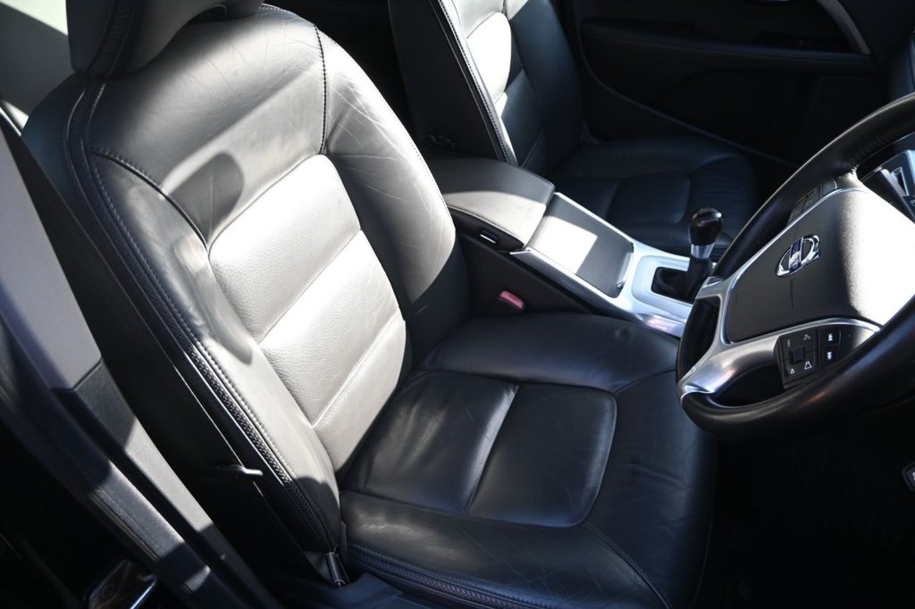 Used Volvo XC70 2014 for sale - 76119007: Photo 16