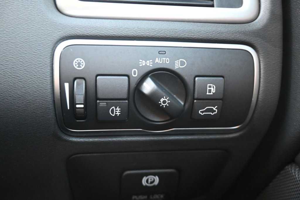 Used Volvo XC70 2014 for sale - 76119007: Photo 29