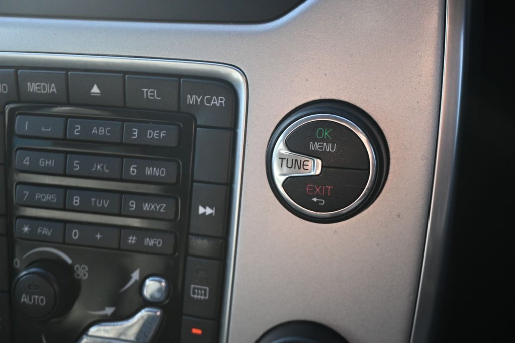 Used Volvo XC70 2014 for sale - 76119007: Photo 35