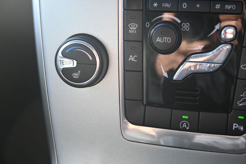 Used Volvo XC70 2014 for sale - 76119007: Photo 37