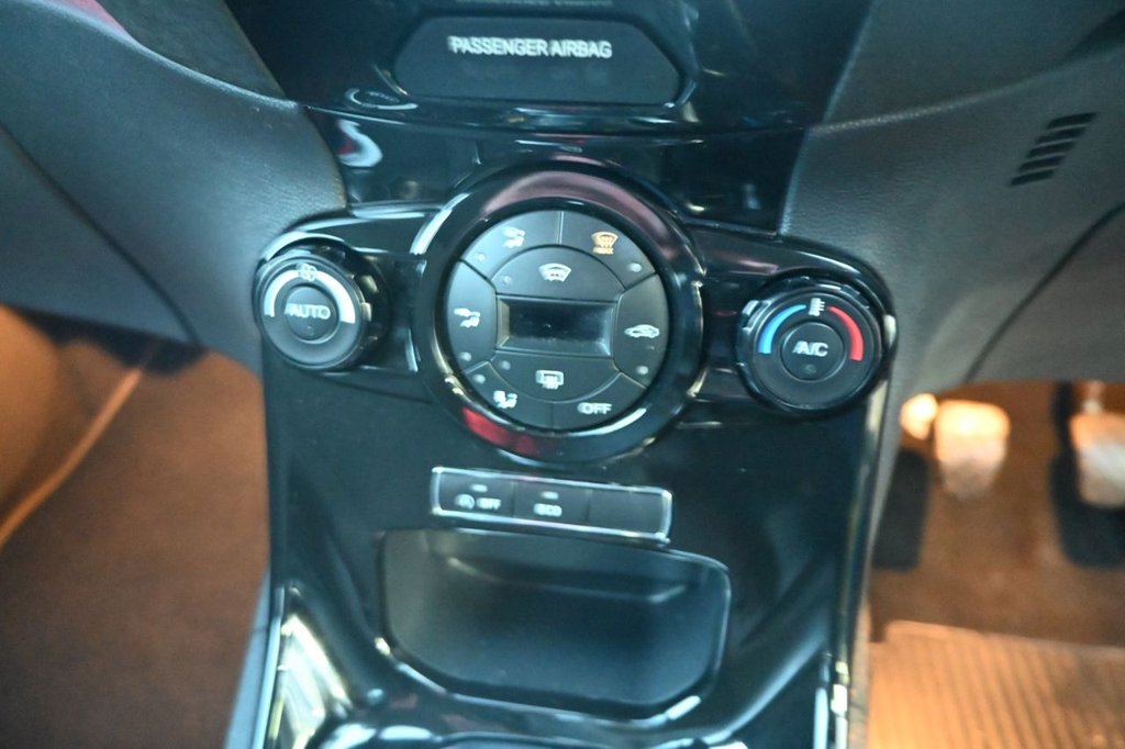 Used Ford Fiesta 2017 for sale - 76632227: Photo 20